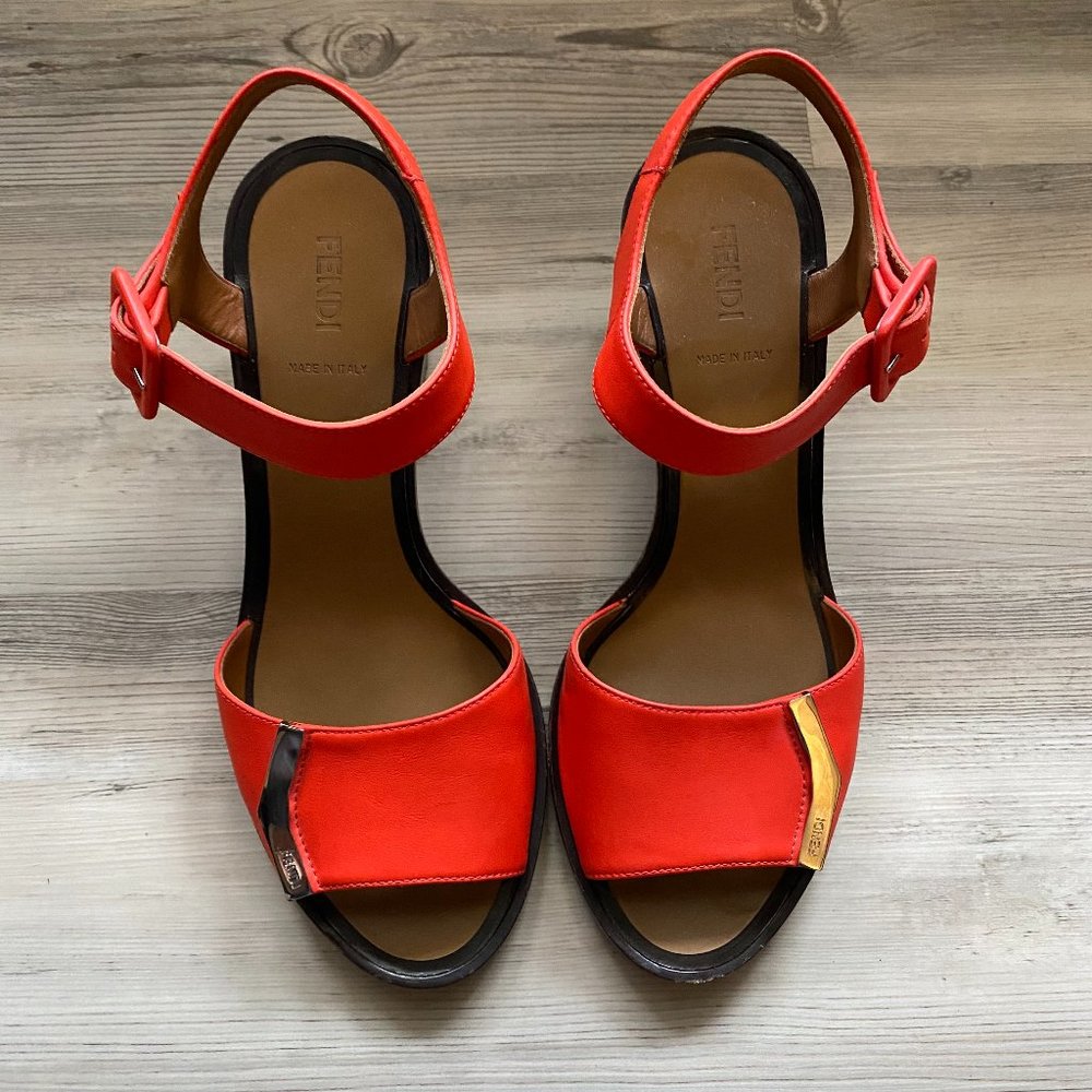 FENDI Leather Logo Sandal